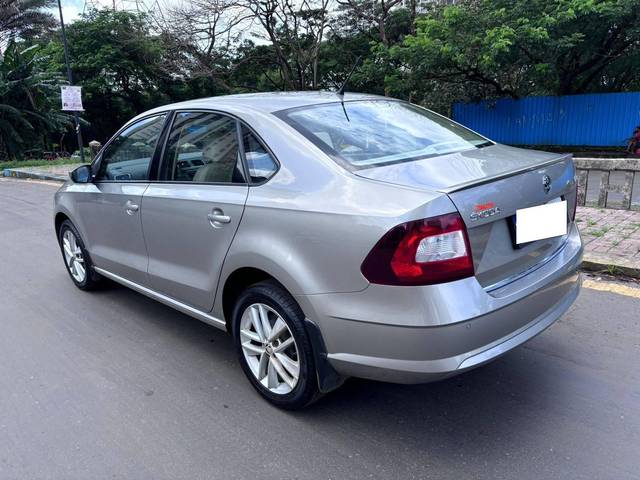 https://images10.gaadi.com/usedcar_image/4112687/original/processed_adf7d7aab93258fc0f36e55f866fd5b0.jpg?imwidth=6402