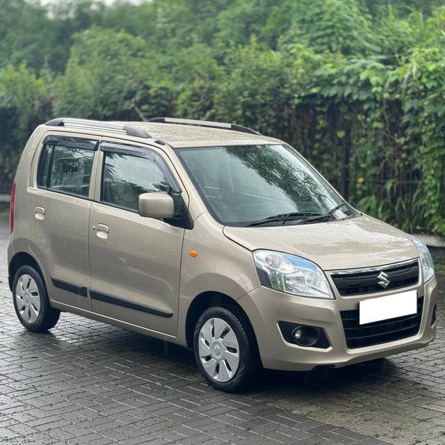 https://images10.gaadi.com/usedcar_image/4112714/original/processed_99351cf65e365594c68cc678e65fd000.jpg?imwidth=6400