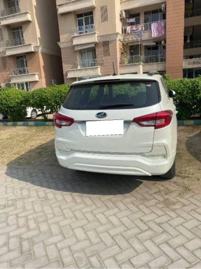 https://images10.gaadi.com/usedcar_image/4112841/original/processed_afe2e66f-3c87-467f-93c2-0102a1a0ed5d.jpeg?imwidth=6401