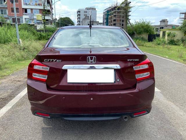 https://images10.gaadi.com/usedcar_image/4112932/original/processed_027627c5bb0a40ac59e2845ca20b5989.jpg?imwidth=6402