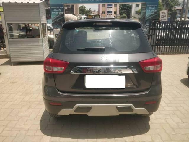 https://images10.gaadi.com/usedcar_image/4113018/original/processed_3b13902d0b2daf202a5117ea1cd39118.jpeg?imwidth=6402