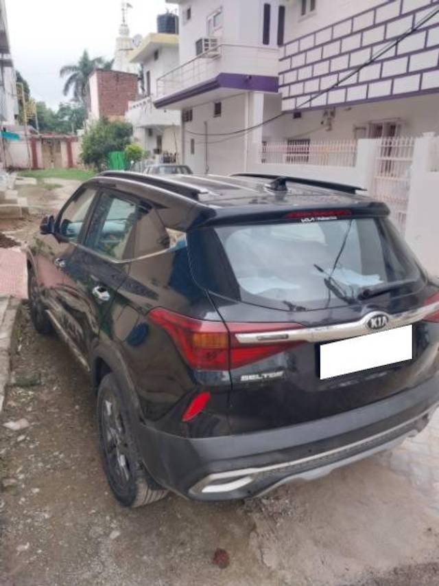 https://images10.gaadi.com/usedcar_image/4113325/original/processed_efdb124d-63d4-4456-a863-e54301b358ca.jpg?imwidth=6402