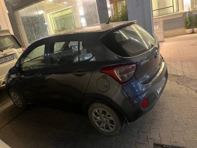 https://images10.gaadi.com/usedcar_image/4113369/original/processed_13b494df-b61a-4408-9782-53d81d371dcc.jpg?imwidth=6400