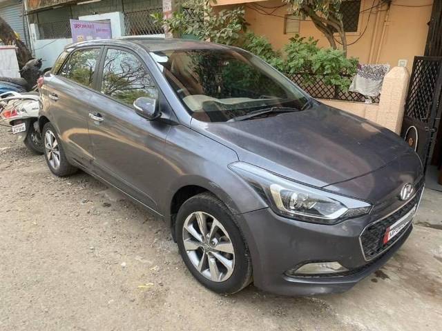 https://images10.gaadi.com/usedcar_image/4113425/original/processed_7a8744fd-8686-4d52-a201-62bea645dcdd.jpg?imwidth=6400