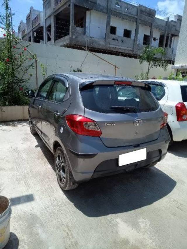 https://images10.gaadi.com/usedcar_image/4113649/original/processed_495dae99-2be0-46cd-9d2d-cfcd877e9f21.jpg?imwidth=6402