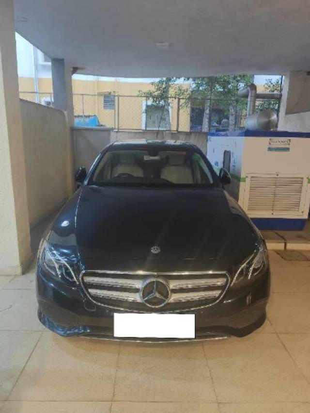 https://images10.gaadi.com/usedcar_image/4113757/original/processed_f666e1b6-7804-44b5-b1b5-f4ce4cbf5e0f.jpg?imwidth=6402