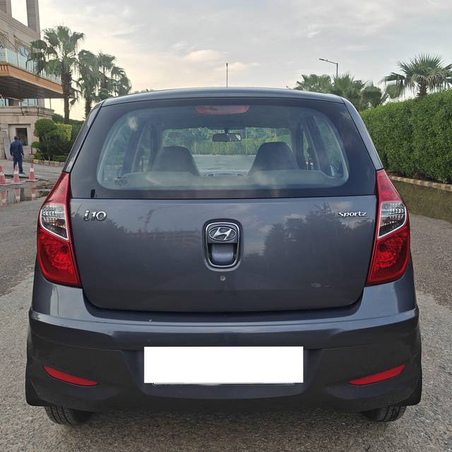 https://images10.gaadi.com/usedcar_image/4113971/original/processed_56adf5efef771662462c5c2cf6e83d1c.jpg?imwidth=6401