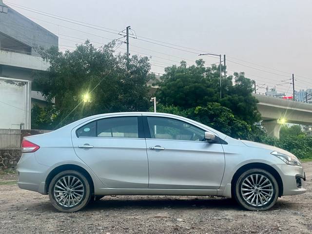 https://images10.gaadi.com/usedcar_image/4114104/original/6cb20ba5756dd9a0a0cc1be6029843c6.jpg?imwidth=6401