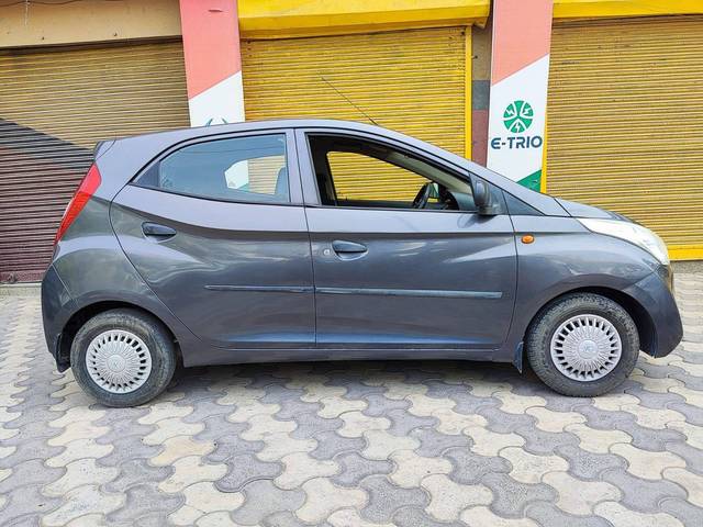 https://images10.gaadi.com/usedcar_image/4114169/original/processed_c6512d3bc757866436279a71b77c2634.jpg?imwidth=6401