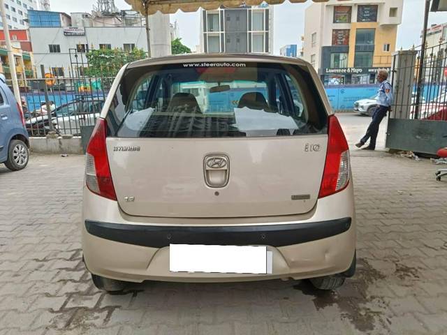 https://images10.gaadi.com/usedcar_image/4114211/original/processed_76d49bf4bb99b410b4c6f76c2b731266.jpeg?imwidth=6402