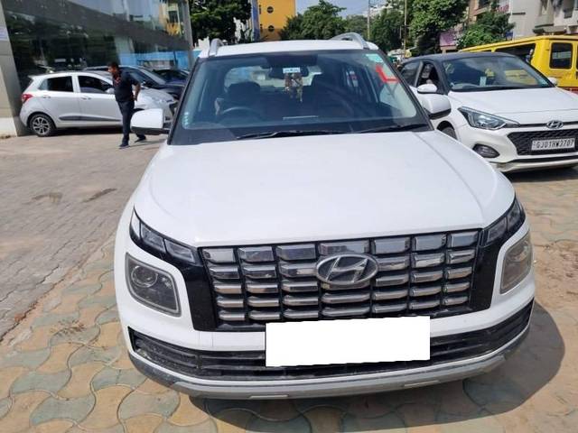 https://images10.gaadi.com/usedcar_image/4114356/original/processed_cde8693a-38b3-41a4-9e5d-b97ec050e28f.jpg?imwidth=6400