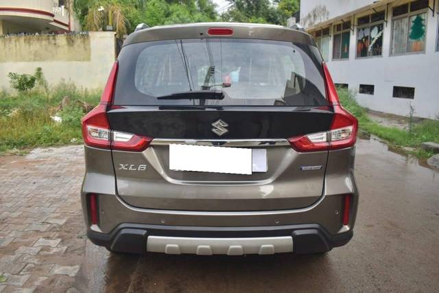 https://images10.gaadi.com/usedcar_image/4114378/original/processed_7bdeb676b70aab566680f8744abd697b.jpg?imwidth=6402