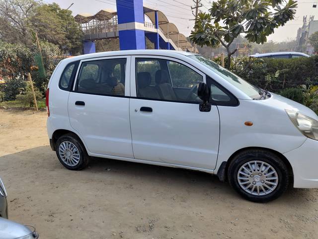 https://images10.gaadi.com/usedcar_image/4114429/original/cee456736d0799f751c623f65c218959.jpg?imwidth=6401