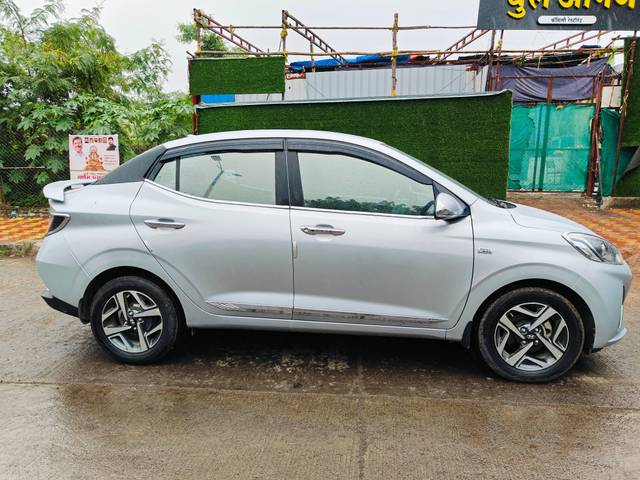 https://images10.gaadi.com/usedcar_image/4114575/original/processed_d88fbe14803000771432f123bb51fc38.jpg?imwidth=6401