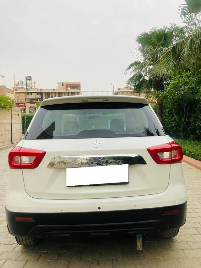 https://images10.gaadi.com/usedcar_image/4114754/original/processed_35873b72c7646138eb3e76f4506f80ec.jpg?imwidth=6402