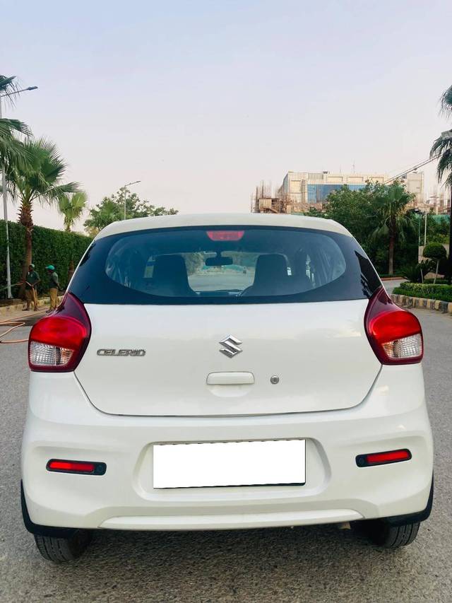 https://images10.gaadi.com/usedcar_image/4114762/original/processed_a8f6b20ff034924d5ee5dcc62924f369.jpg?imwidth=6401