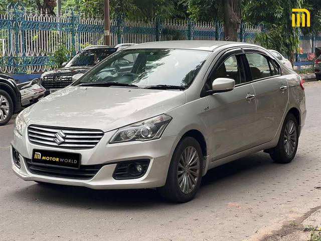 https://images10.gaadi.com/usedcar_image/4114902/original/processed_01e06e0f42d3c9ae3abaa09ba3b68614.jpg?imwidth=6402