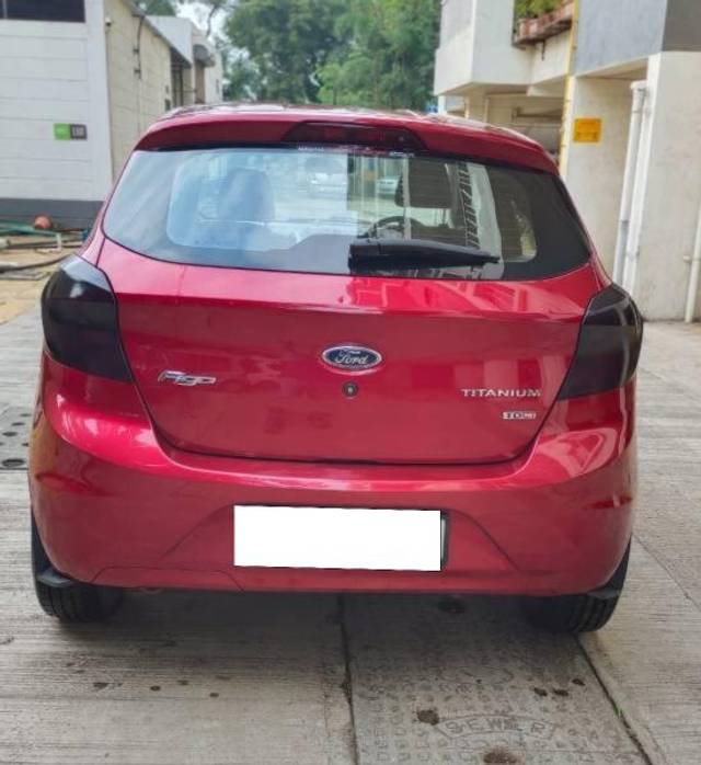 https://images10.gaadi.com/usedcar_image/4114939/original/processed_9dca458e-79db-423f-8c60-18253deb89cd.jpg?imwidth=6402