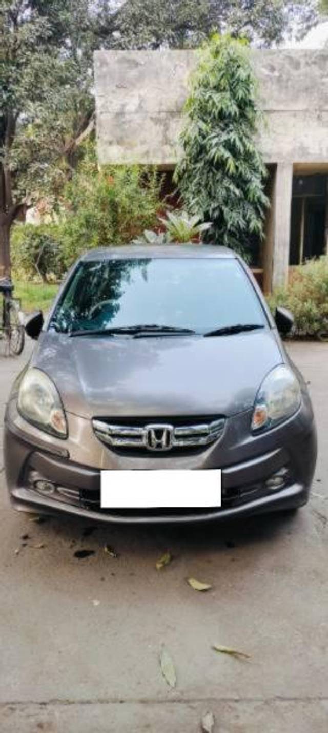 https://images10.gaadi.com/usedcar_image/4115000/original/processed_c9aa0a1d-984f-4a3b-99d6-fe53003a7576.jpeg?imwidth=6401