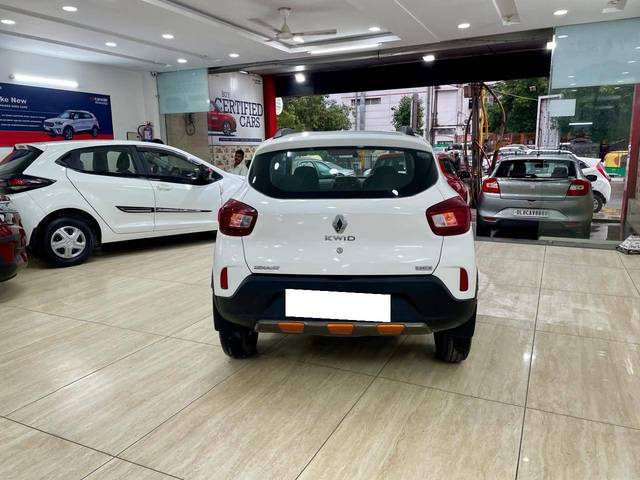 https://images10.gaadi.com/usedcar_image/4115139/original/processed_8b665f85de48b4e7ec842d12b6ecc00d.jpg?imwidth=6401