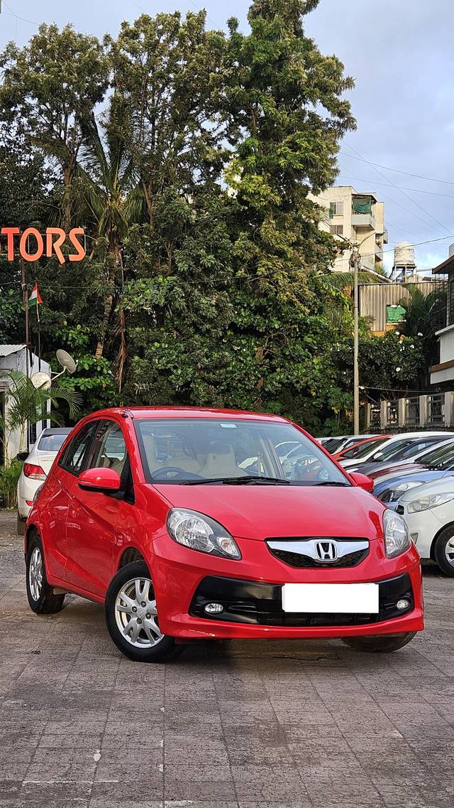 https://images10.gaadi.com/usedcar_image/4115155/original/processed_c51d219faf4dd1af3e06d0a8a549bfdd.jpg?imwidth=6400