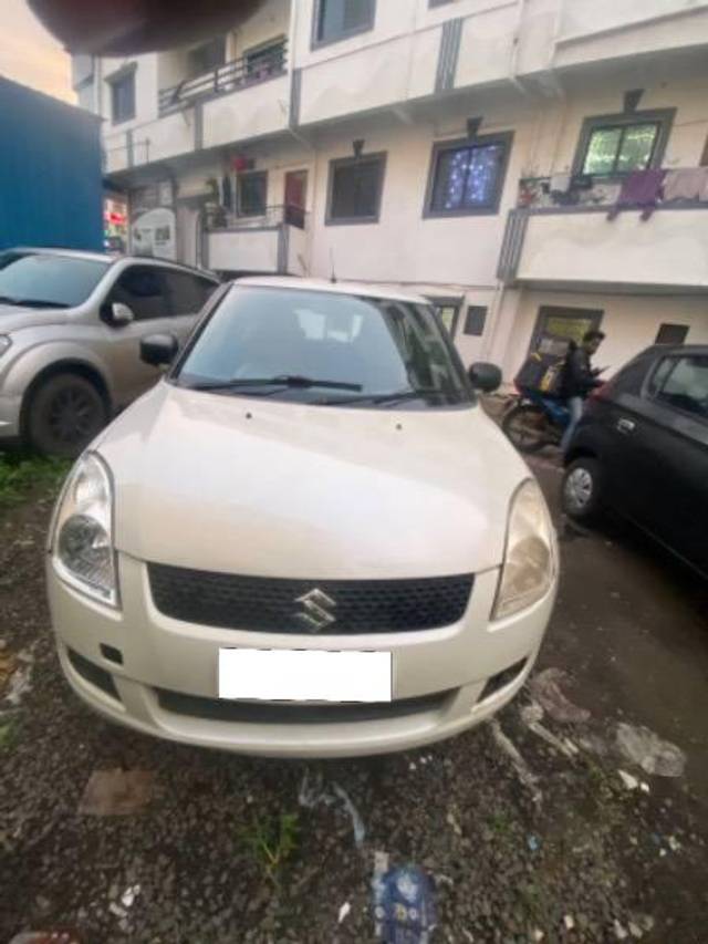 https://images10.gaadi.com/usedcar_image/4115175/original/processed_ccdec8ed-c22a-4a85-a100-6a45aec94dc8.jpg?imwidth=6402