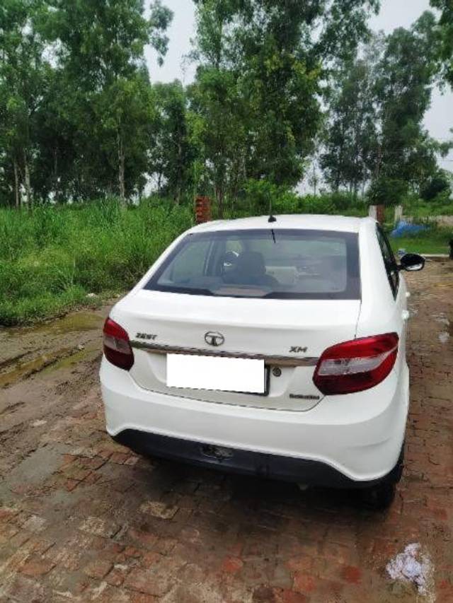 https://images10.gaadi.com/usedcar_image/4115309/original/processed_f8e23084-678b-4efa-8977-22691ca23b00.jpg?imwidth=6401