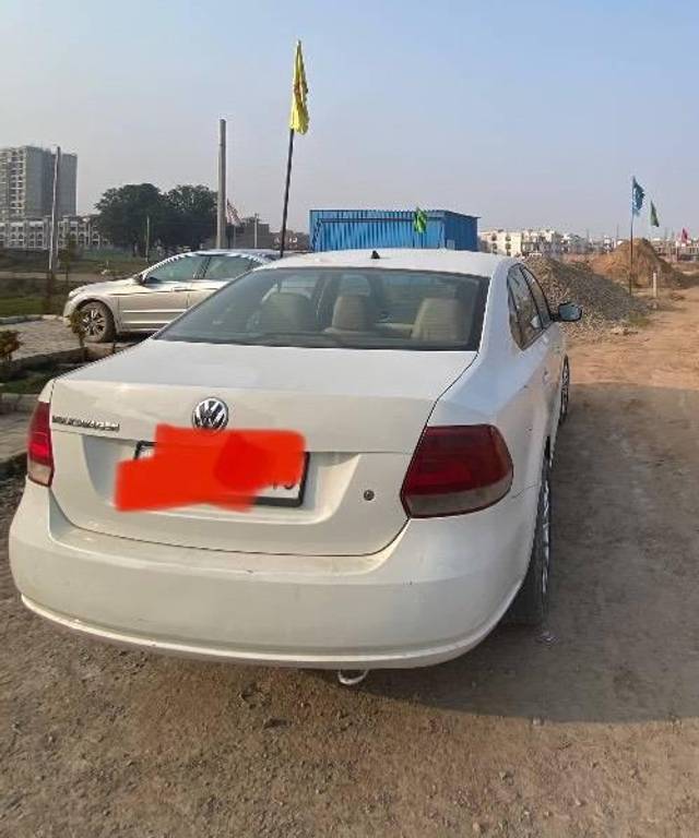 https://images10.gaadi.com/usedcar_image/4115539/original/processed_e99ab176-5a52-4f44-8253-dc1879e73ec3.jpeg?imwidth=6402