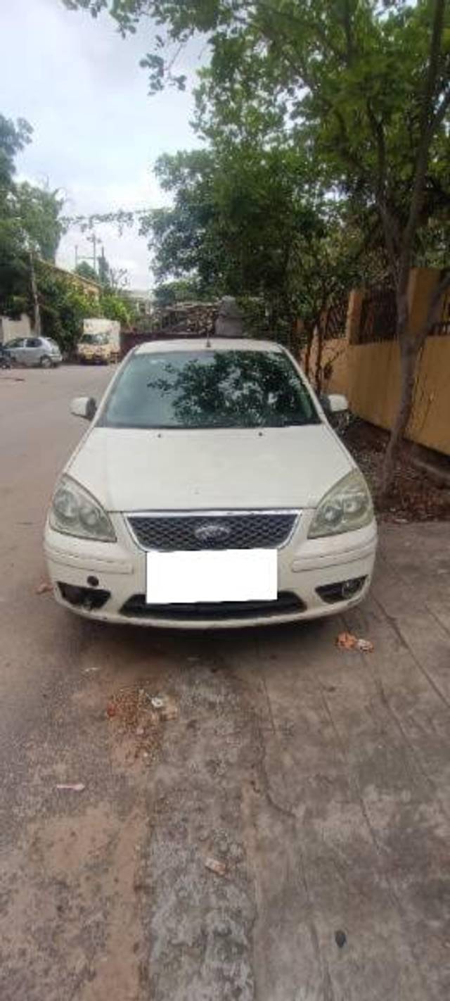 https://images10.gaadi.com/usedcar_image/4115625/original/processed_b7a08b3c-83ff-4717-b709-e2c3e75f2fa6.jpg?imwidth=6401