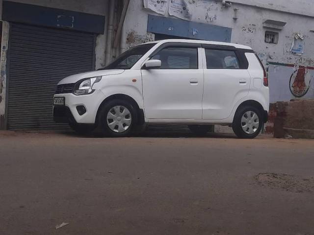 https://images10.gaadi.com/usedcar_image/4115635/original/processed_2d585e79-be6e-4dd4-be90-f50626e5824c.jpg?imwidth=6400