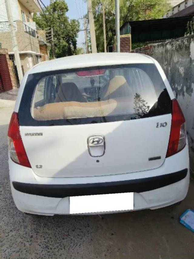 https://images10.gaadi.com/usedcar_image/4115724/original/processed_7a668dee-6190-49e4-95e9-b8e1109ad344.jpg?imwidth=6401