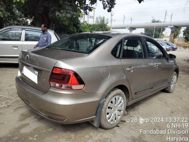 https://images10.gaadi.com/usedcar_image/4115739/original/processed_9d49bca9c6fea492276b2ec127b7d7af.jpeg?imwidth=6401