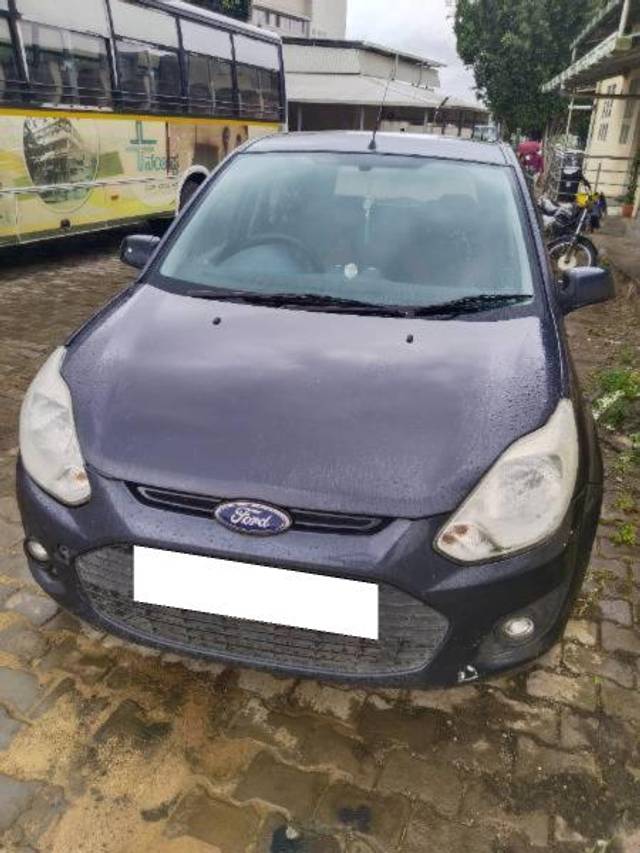 https://images10.gaadi.com/usedcar_image/4115773/original/processed_40c211bd-1cbe-4ea9-996f-2e47542db8c5.jpg?imwidth=6401