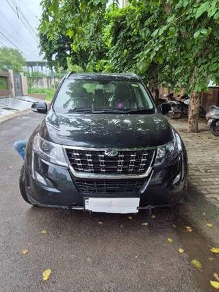 Mahindra XUV500 Mahindra XUV500 W9 AT