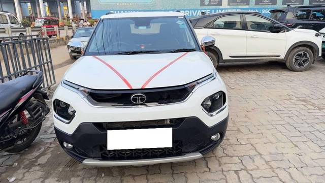 https://images10.gaadi.com/usedcar_image/4115967/original/processed_51582861-ecfa-46f2-9425-390027b0e692.jpg?imwidth=6400