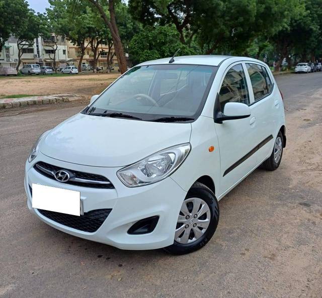 https://images10.gaadi.com/usedcar_image/4116026/original/processed_927daaf0c94d8e3b6435aeb3ae57d319.jpg?imwidth=6400