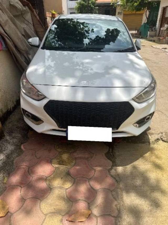 https://images10.gaadi.com/usedcar_image/4116150/original/processed_3b89b4c8-b536-4910-8d5a-22dd77d01204.jpg?imwidth=6402