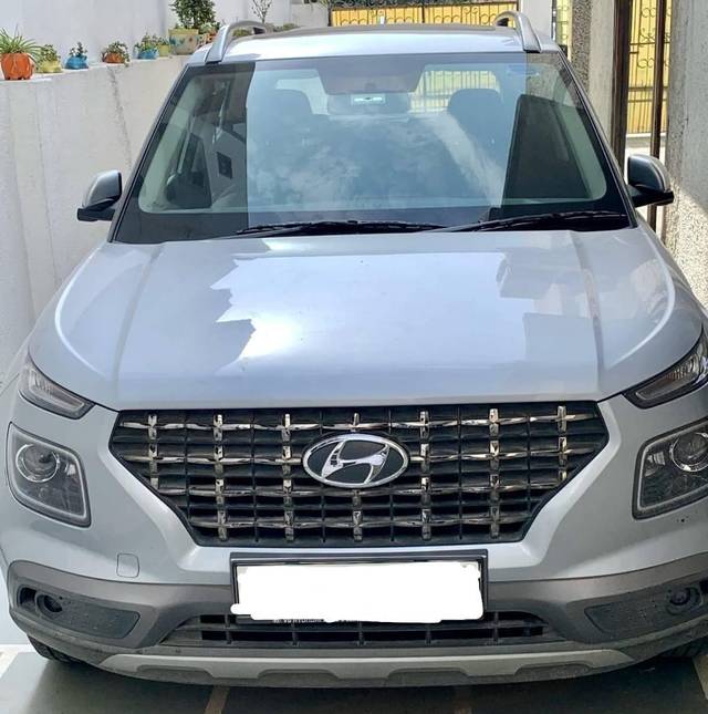 https://images10.gaadi.com/usedcar_image/4116479/original/processed_5c79de909c06a2da95009240b2458878.jpeg?imwidth=6400