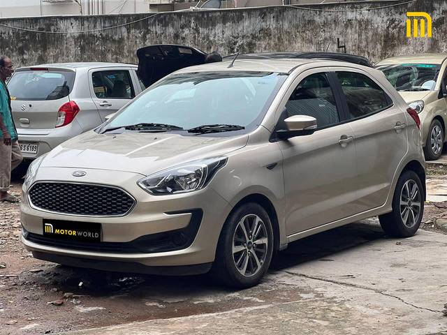 https://images10.gaadi.com/usedcar_image/4116550/original/processed_971236bf96c2e294960533adf0f0e1b6.jpg?imwidth=6401