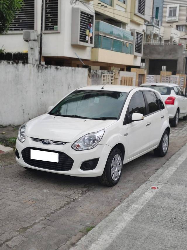 https://images10.gaadi.com/usedcar_image/4116728/original/processed_5896af7a74b9f16fe2bd605efe5962ee.jpg?imwidth=6400