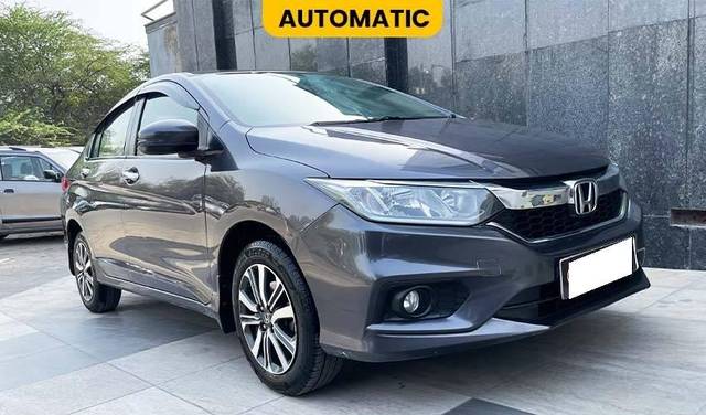 https://images10.gaadi.com/usedcar_image/4116851/original/processed_e98a88b2f2adb4b72f6631ad9833b50a.jpg?imwidth=6400