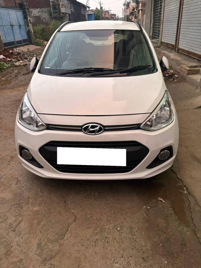 https://images10.gaadi.com/usedcar_image/4116855/original/processed_1461c5ff-9e13-4625-ad38-63aabbd75b1e.jpg?imwidth=6400