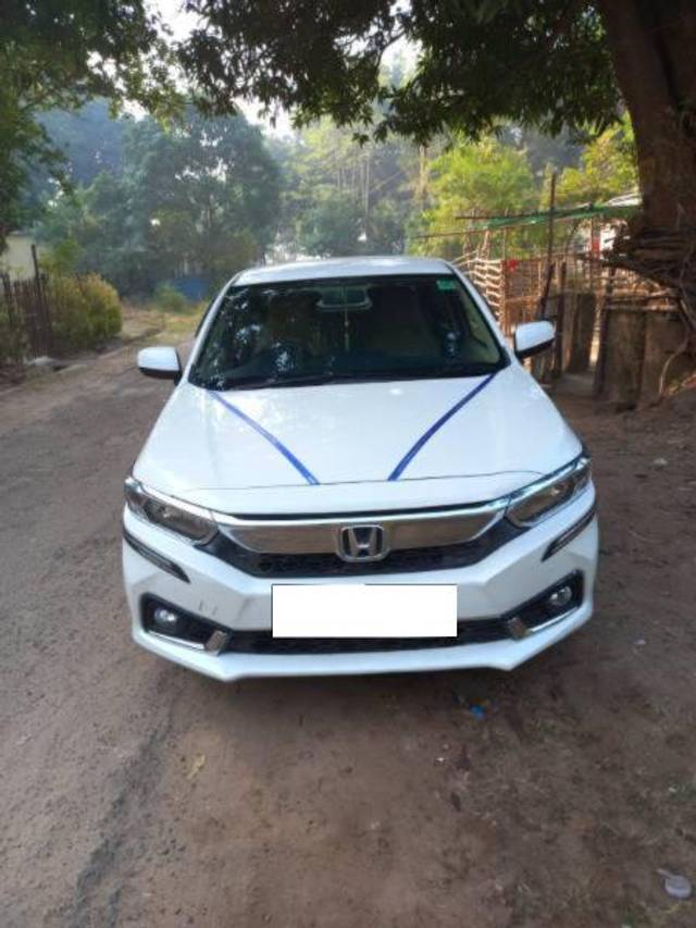 https://images10.gaadi.com/usedcar_image/4116867/original/processed_0a9d188c-7f53-49e3-b1eb-250e9c85bee3.jpg?imwidth=6400