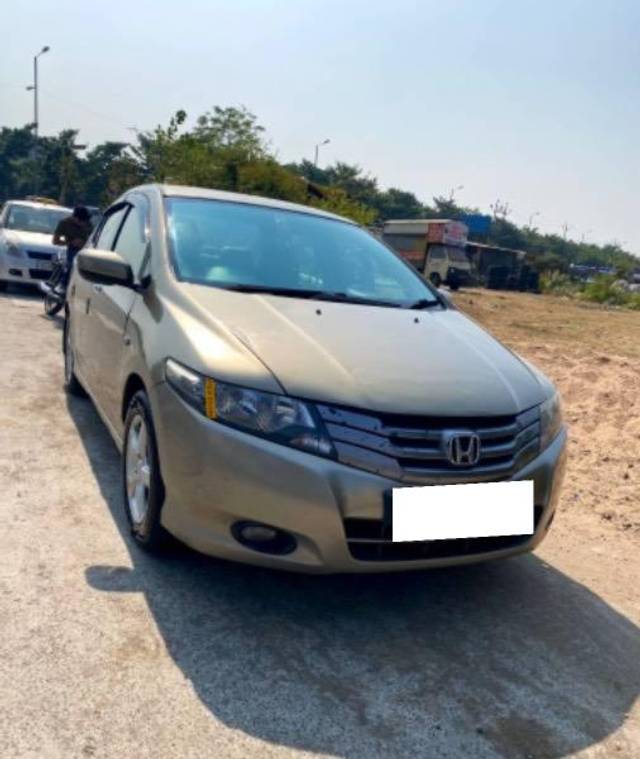 https://images10.gaadi.com/usedcar_image/4116993/original/processed_b8d6bea8-350d-4a10-8311-43e1ccadb0d3.jpg?imwidth=6400