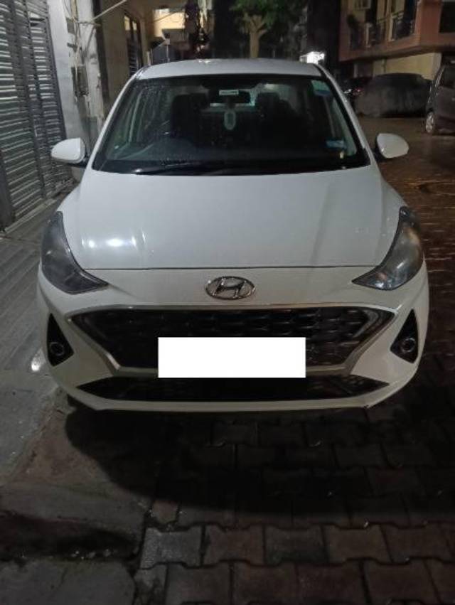 https://images10.gaadi.com/usedcar_image/4117070/original/processed_e96c233c-7fa0-4cf0-bccd-9ded13664024.jpg?imwidth=6400