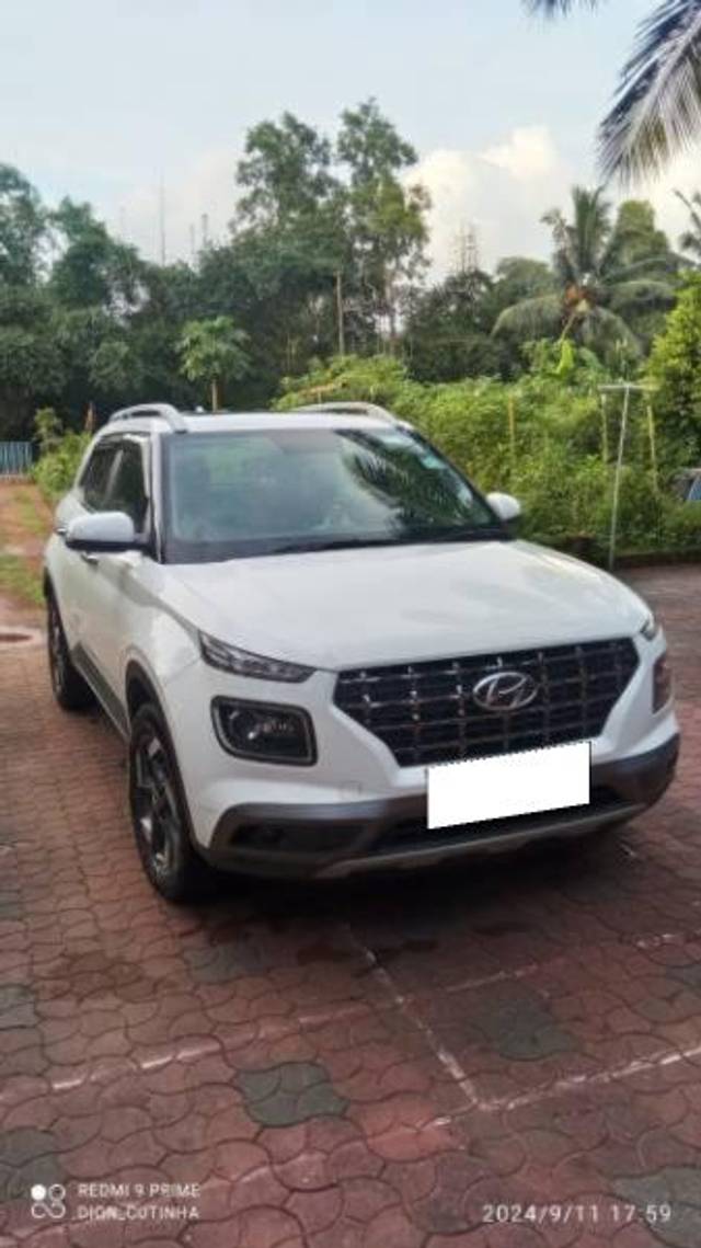 https://images10.gaadi.com/usedcar_image/4117108/original/processed_ca77f9bd-24c8-4876-8df4-912d4e3c2954.jpg?imwidth=6400