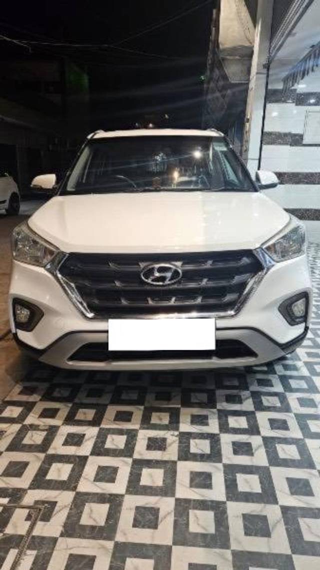 https://images10.gaadi.com/usedcar_image/4117217/original/processed_c4229bf4-626a-4845-8b66-d5fa35656fc8.jpeg?imwidth=6400