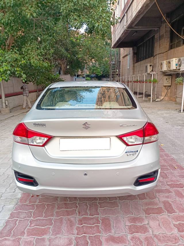 https://images10.gaadi.com/usedcar_image/4117239/original/processed_e3243e33ce4276848ece3a679bff5d43.jpg?imwidth=6401