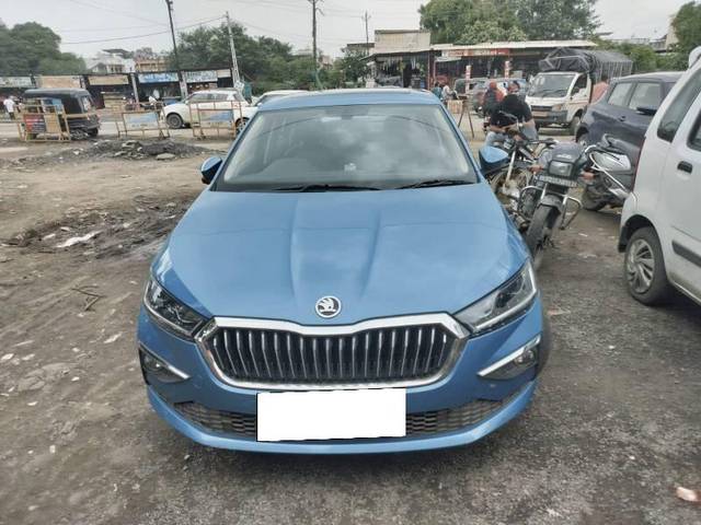 https://images10.gaadi.com/usedcar_image/4117352/original/processed_5ce7dabf-a572-4256-8c51-aebc0ee86076.jpg?imwidth=6400