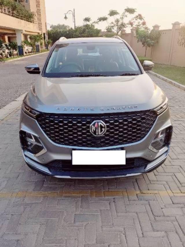 https://images10.gaadi.com/usedcar_image/4117572/original/processed_bf6726b0-a5d0-4da1-9dc1-a5d7790b9d8d.jpg?imwidth=6400